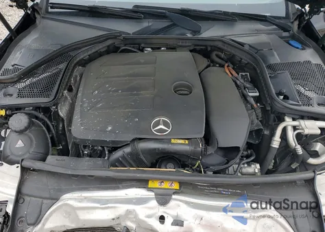 2019 Mercedes-Benz C 300 z USA, uszkodzony, nr VIN WDDWK8DB5KF844524